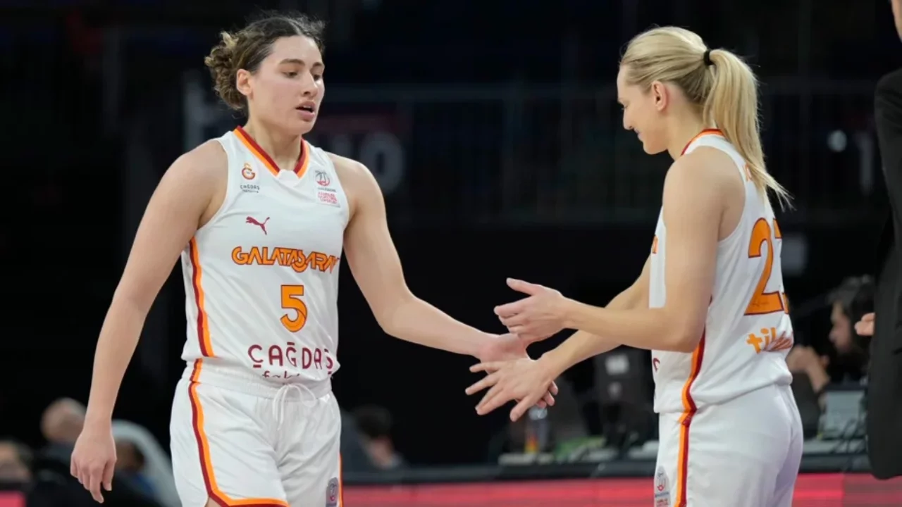 Kadınlar Euroleague'de Türk finali! Galatasaray Zaragoza'yı devirdi