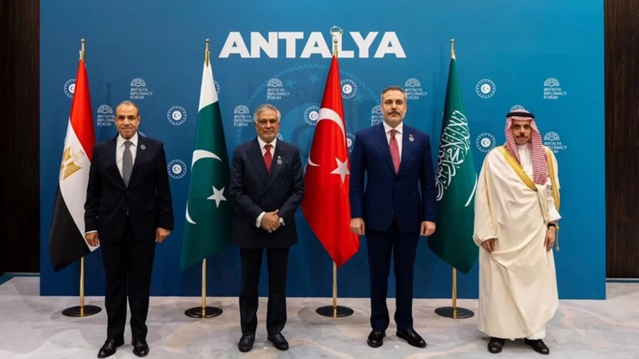 Antalya'da 4'lü dışişleri bakanları zirvesi