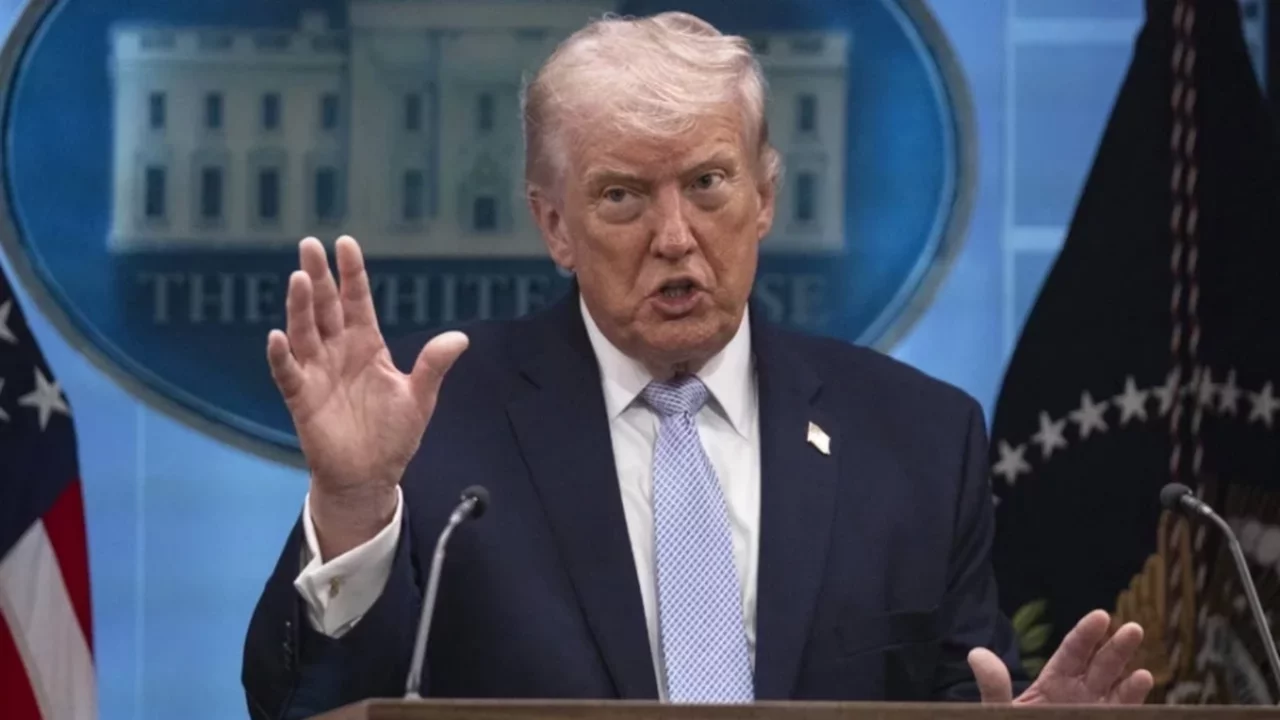 İran ile anlaşma olmazsa ne olacak? Trump'tan 'bombalama' tehdidi