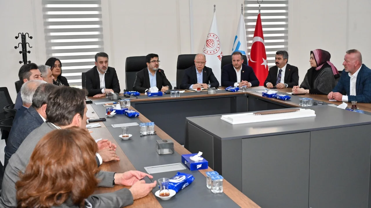 Bursa'nın ulaşım ağı güçlenecek: Yüksek Hızlı Tren hattının 2026 sonunda hizmete alınacağı açıklandı