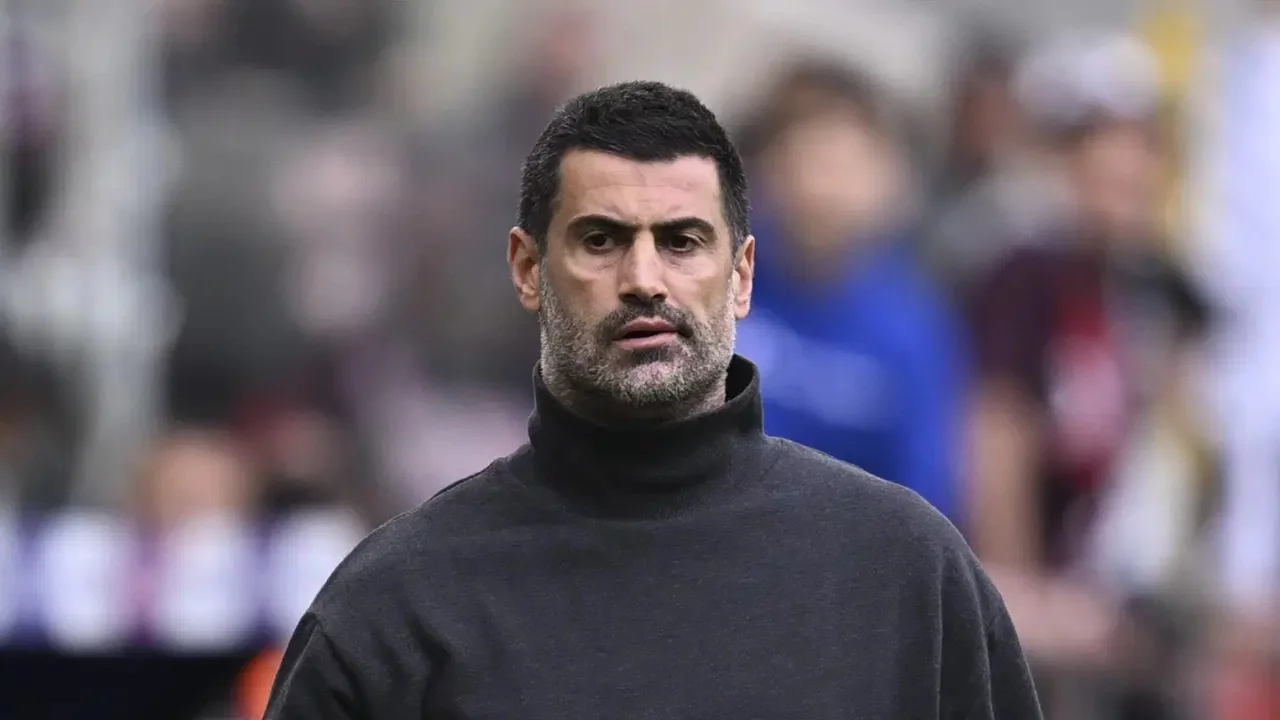 Gençlerbirliği taraftarı, Demirel'i istifaya çağırdı