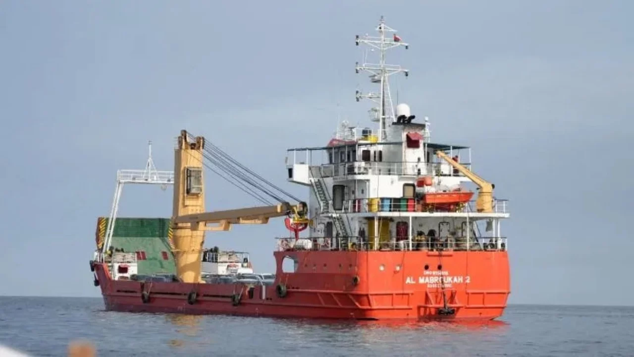 İran Meclis Başkanı: Hürmüz Boğazı'ndan biz geçemiyorsak başkası da geçemez