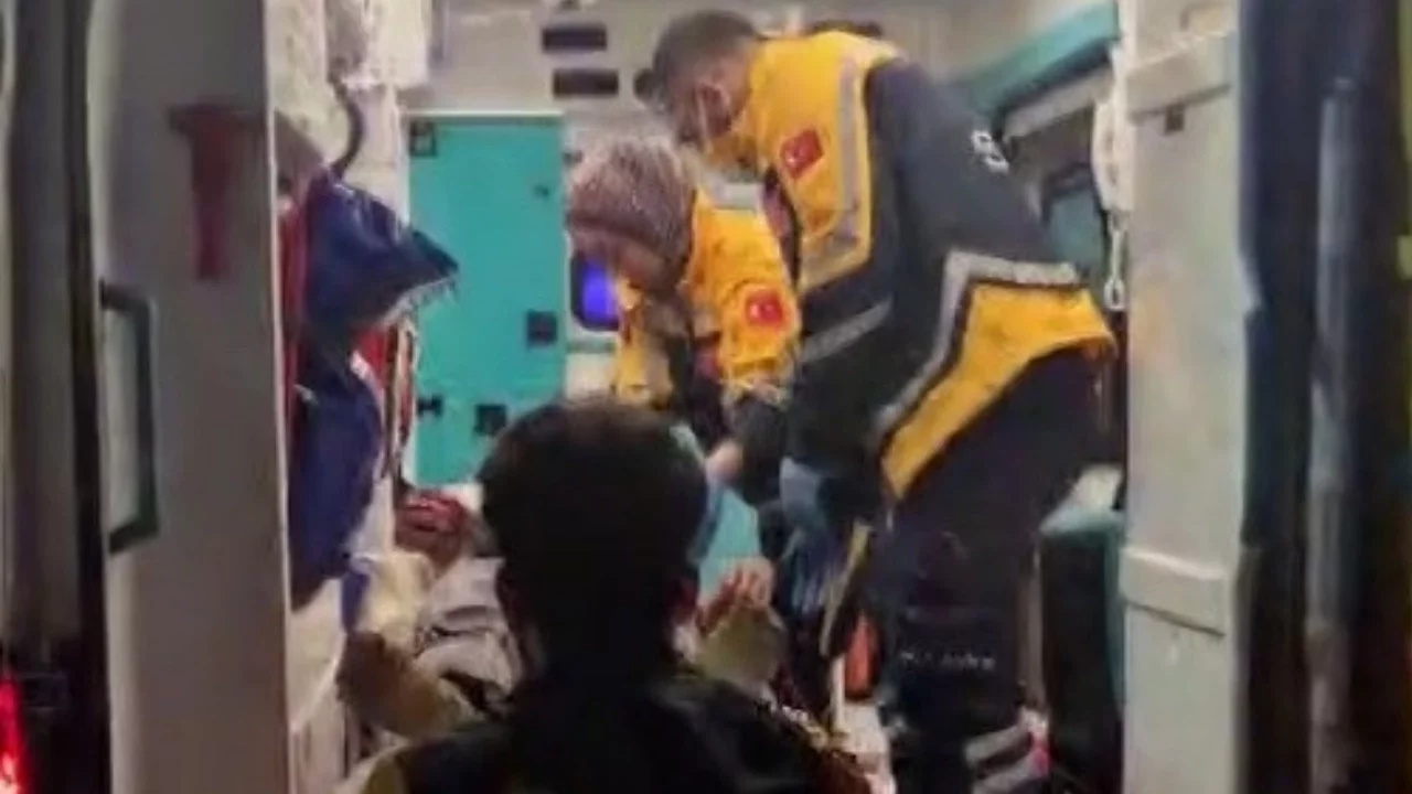 Adana'da trafik kazası: Ölü ve yaralılar var