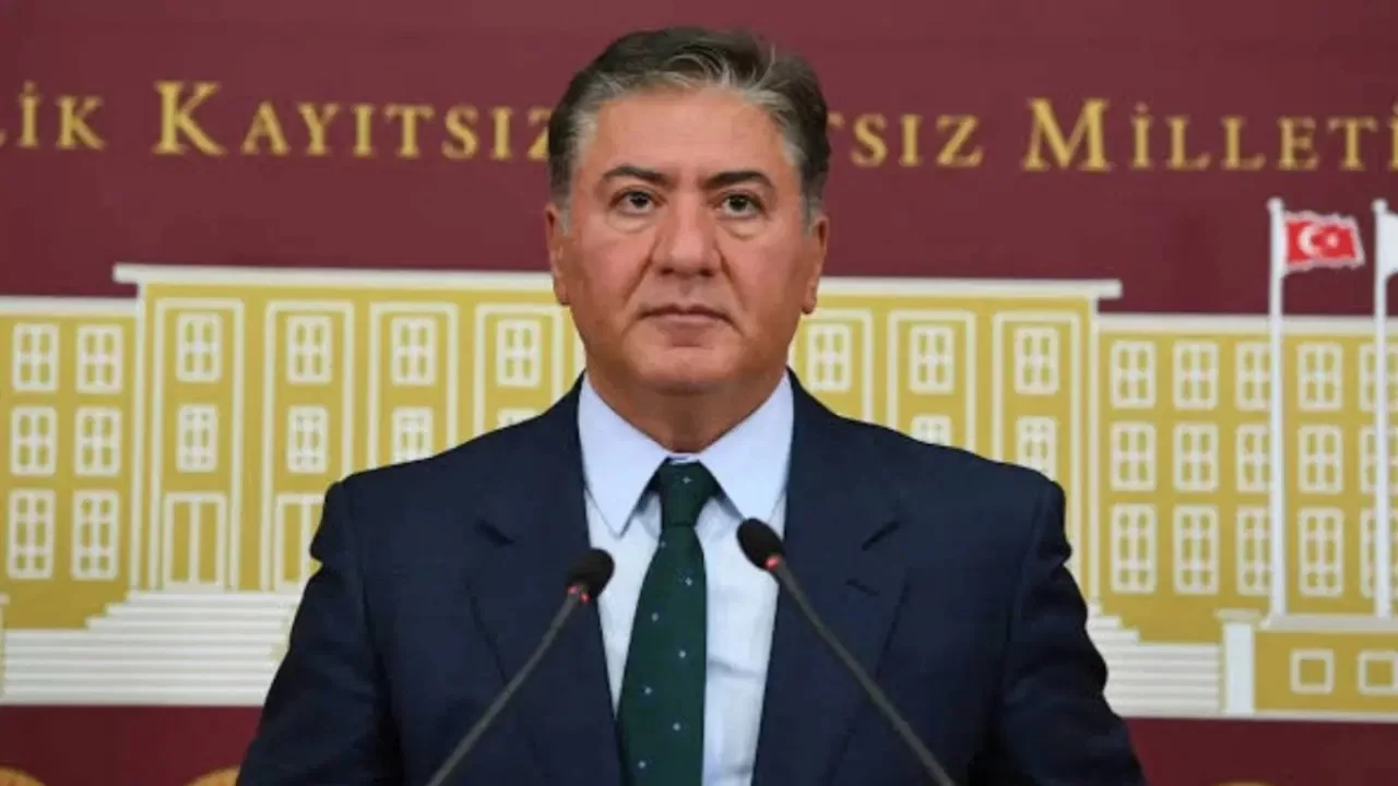 CHP'li Emir'den Onursal Adıgüzel'in avukatları ile görüşmesine izin verilmemesine tepki