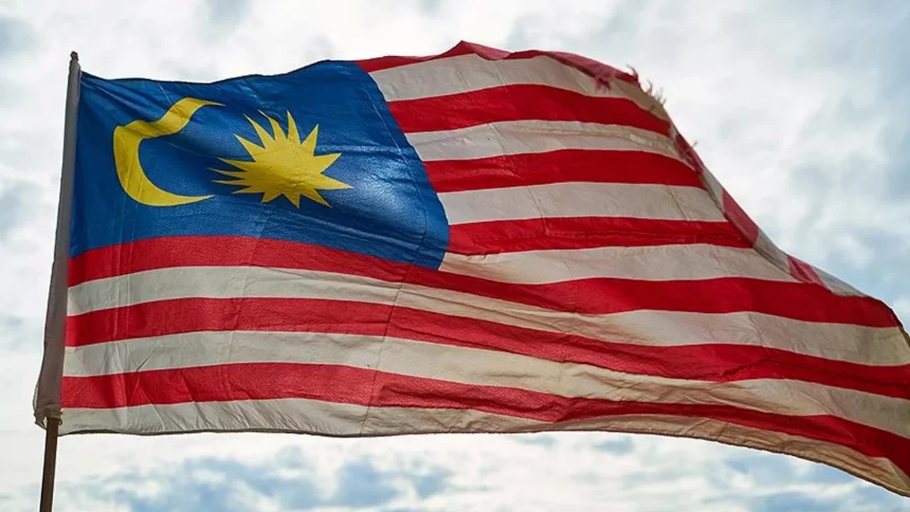 Malezya'da felaket: 1000'e yakın ev kül oldu