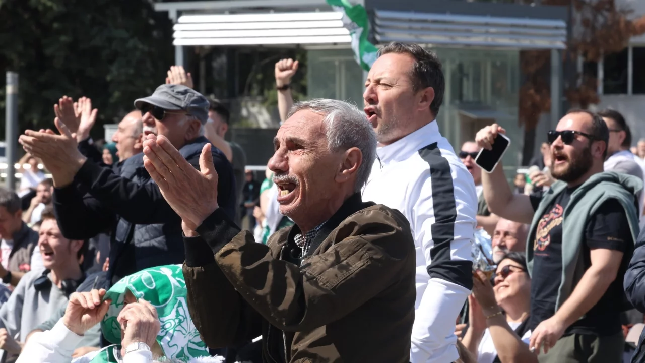 Timsah'ın şampiyonluk heyecanı Nilüfer'de zirve yaptı