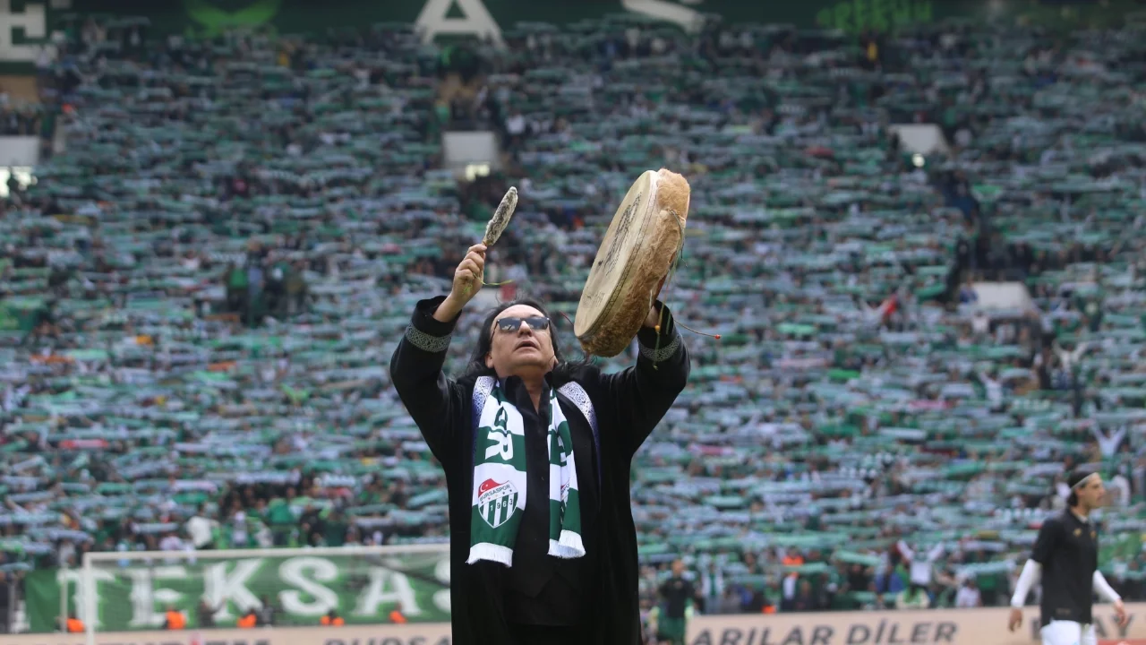 Gökhan Kırdar'dan Bursaspor'a özel beste sözü