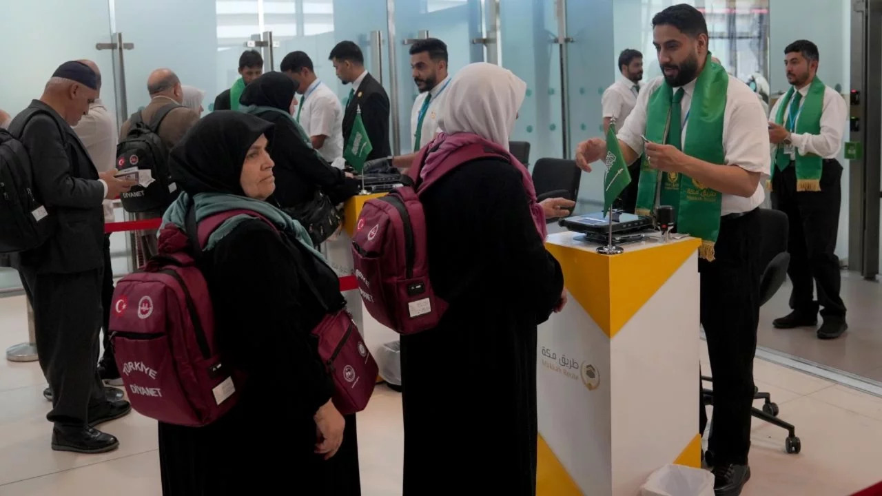 Türk hacı adayları kutsal topraklara gitti