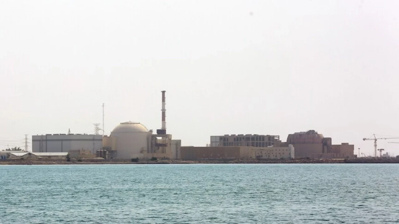 Rusya, Buşehr Nükleer Enerji Santrali'nden tüm personelini tahliye etti