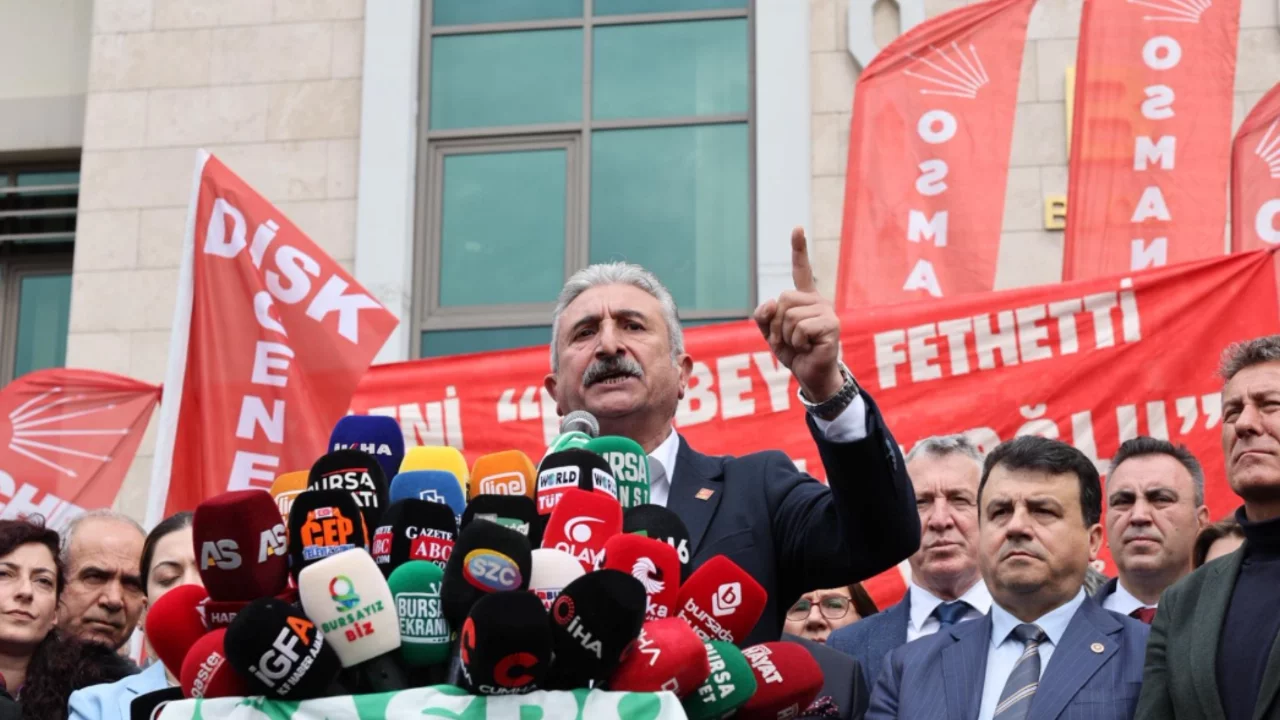 CHP Bursa İl Başkanı Yeşiltaş: Sandıkta kaybedenlerin, kapalı kapılar ardında görevlendirilmesini meşru görmüyoruz