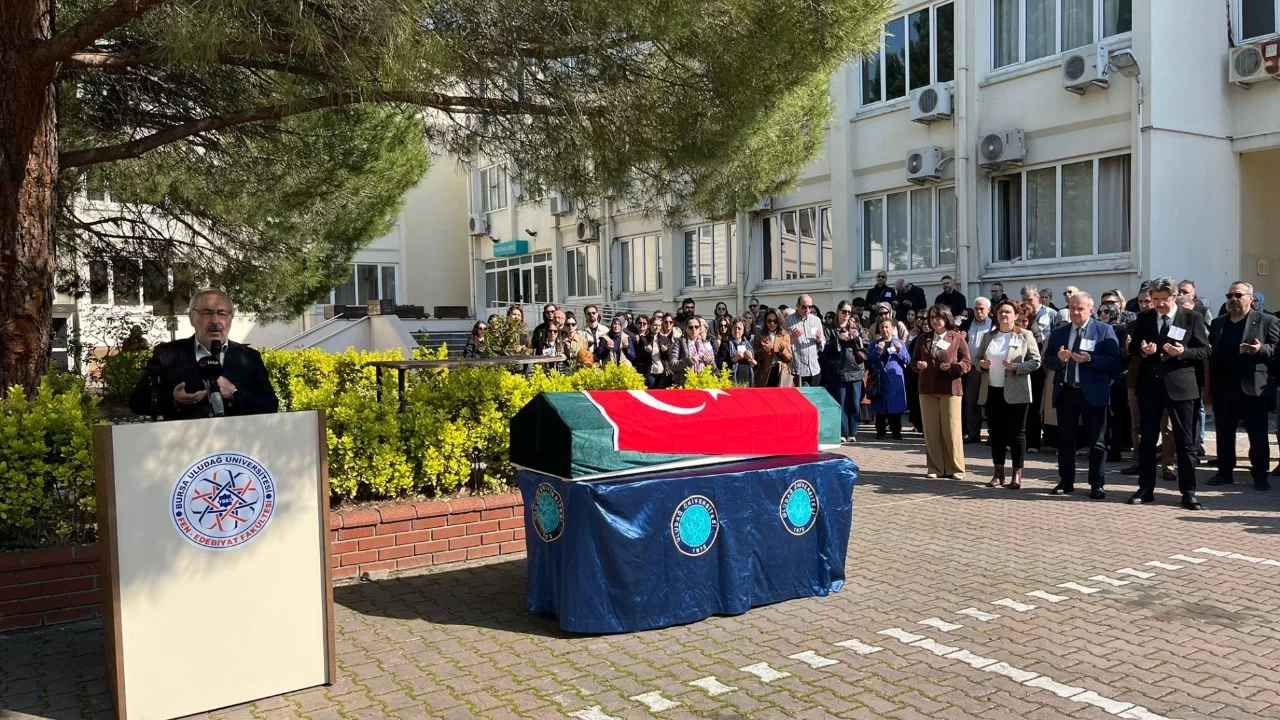 Bursa'da akademi dünyasını yasa boğan kayıp: Doğan Yavaş son yolculuğuna uğurlandı