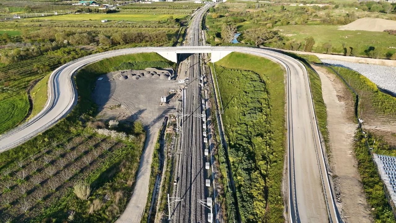Bursa-Ankara hızlı tren hattı rayları görüntülendi
