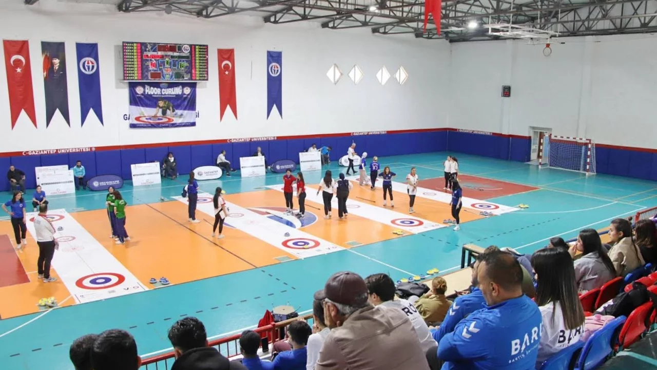 Bursa Teknik Üniversitesi Kadın Floor Curling Takımı Türkiye üçüncüsü oldu