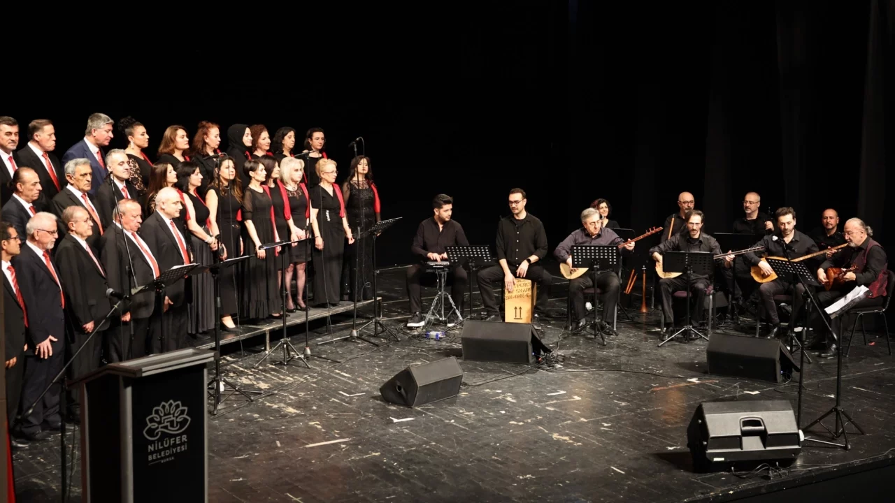 Nilüfer Belediyesi Türk Halk Müziği Korosu, "Bahar Konseri"nde sahne aldı