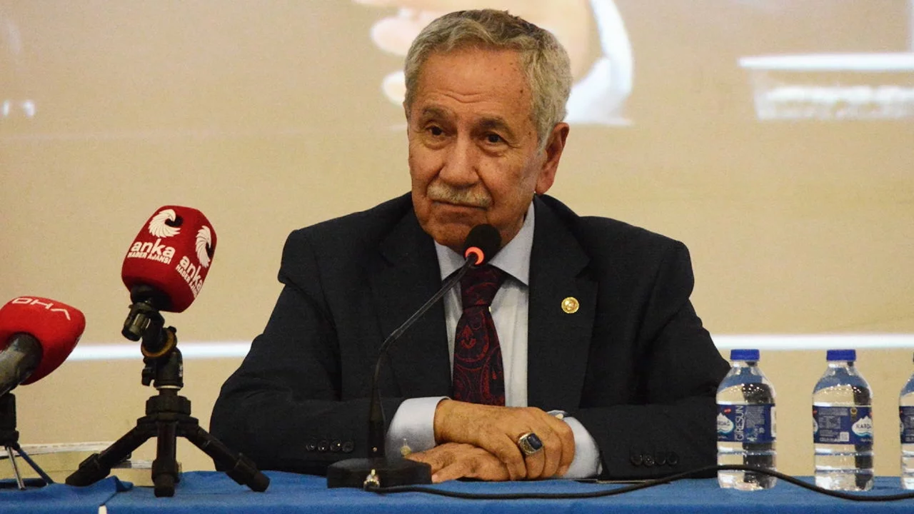 Bülent Arınç'tan dikkat çeken 'okul saldırıları' tepkisi: 'Bu ne biçim bir yozlaşma?'