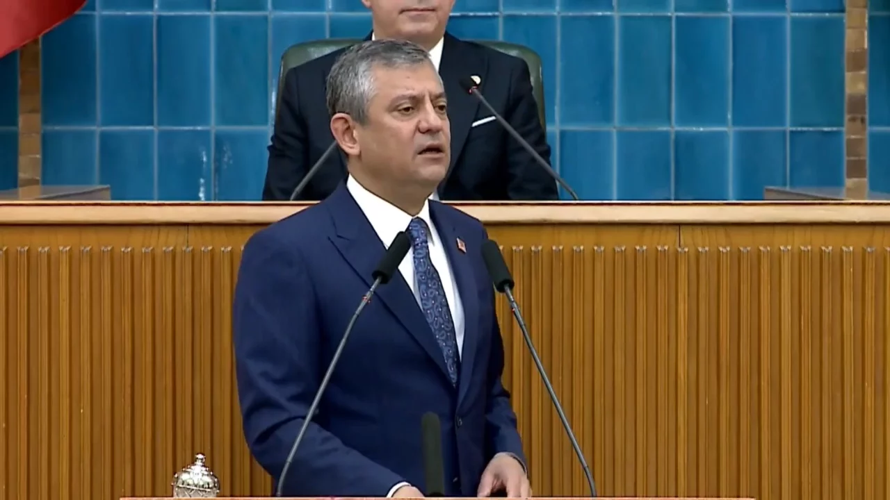 CHP lideri Özel'den ara seçim resti! "55 milletvekilinin istifasını getirmeyen namerttir"
