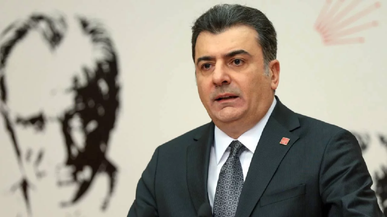 CHP'li Emre'den Ömer Çelik'e yanıt: "Sizde Filistin hassasiyeti yok, Trump korkusu var"