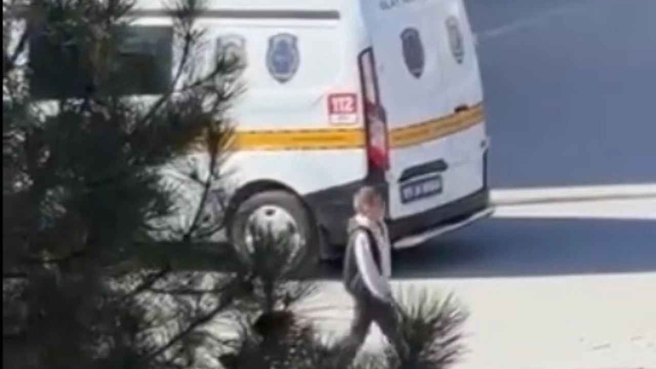 Bilecik'te okul tuvaletinde silah ve tehdit notu bulundu