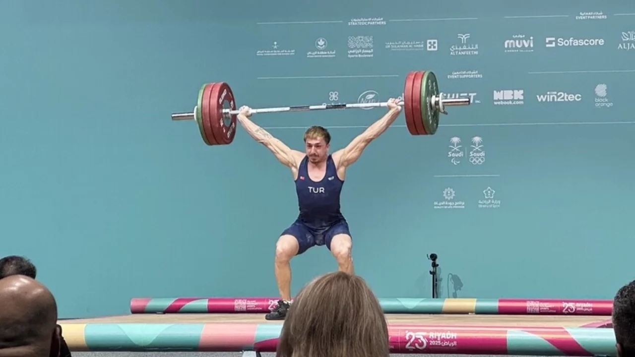 Milli halterci Yusuf Fehmi Genç, Avrupa şampiyonu oldu