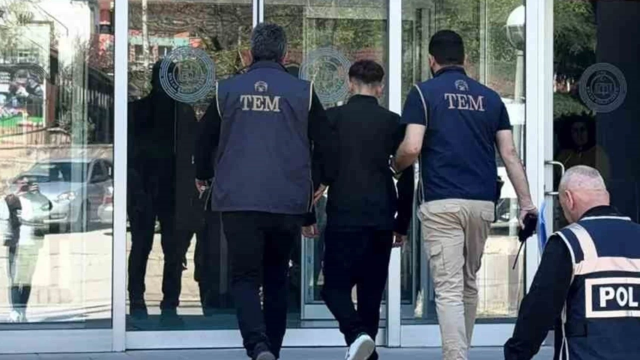 "Okulu tarayacağım" diyen çocuk gözaltına alındı