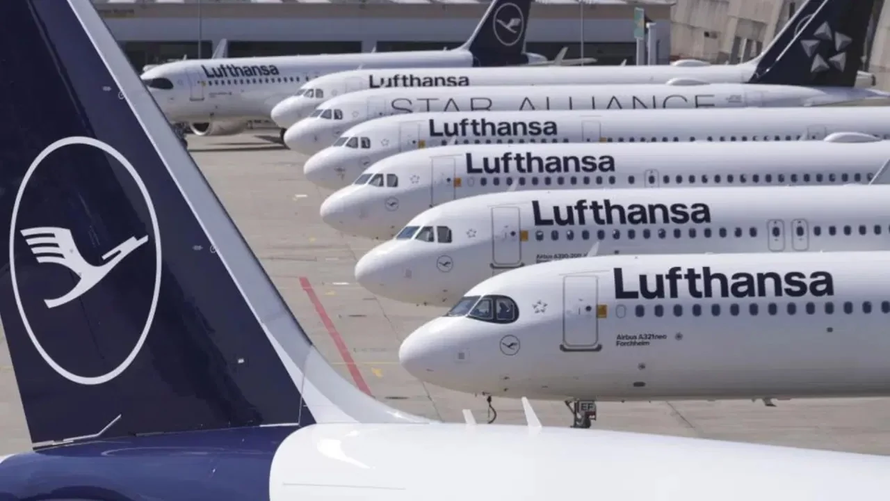 ABD-İsrail'in saldırıları havacılık devini sarstı: Lufthansa 20 bin uçuşu iptal etti