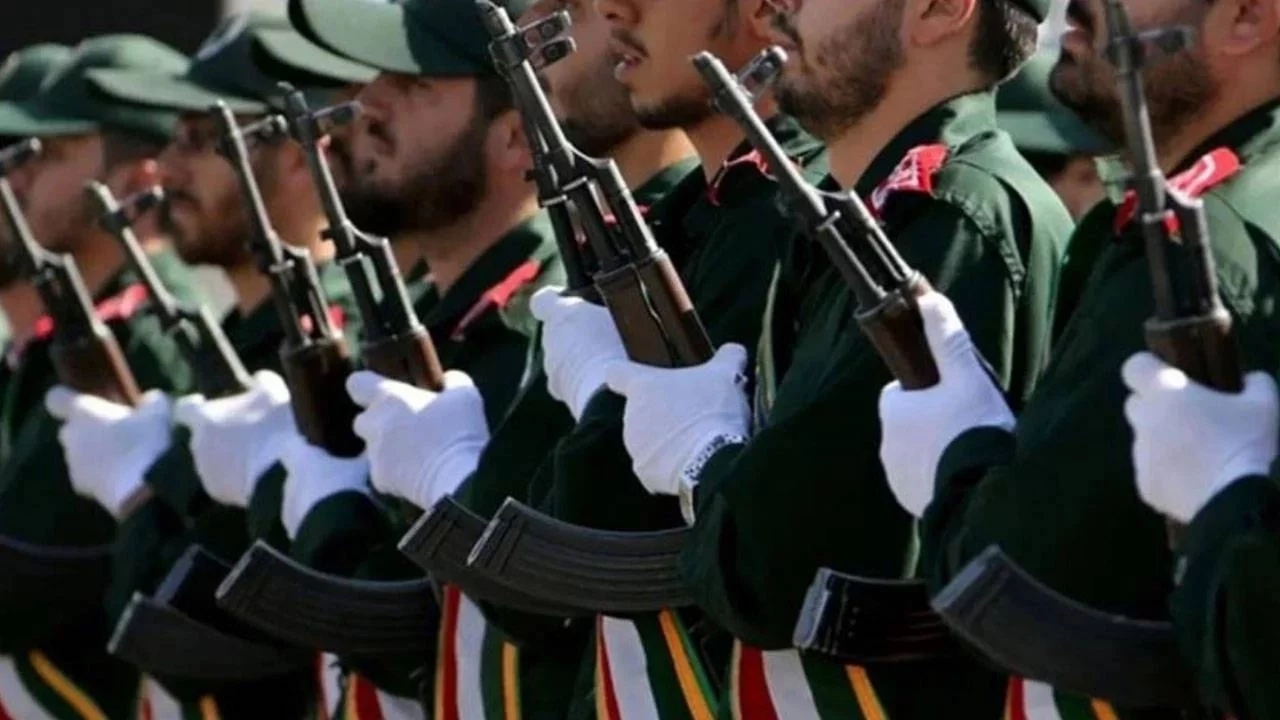 İran'dan ABD'ye uyarı: "Hedeflerimiz belirli, elimiz tetikte"