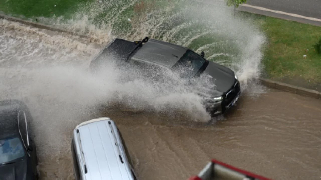 Meteorolojiden 6 kente "kuvvetli yağış" uyarısı