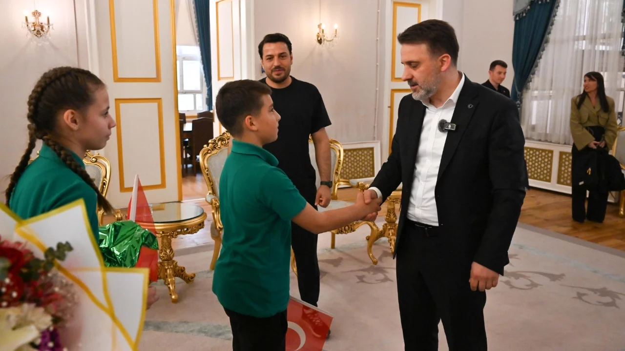 Bursa'da 23 Nisan'da başkanlık koltuğu çocukların oldu