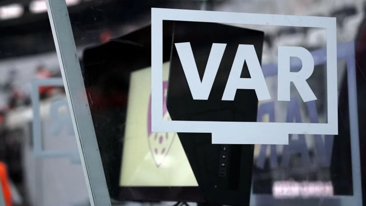 Galatasaray - Gençlerbirliği maçının VAR'ı Eren Özyemişçioğlu oldu