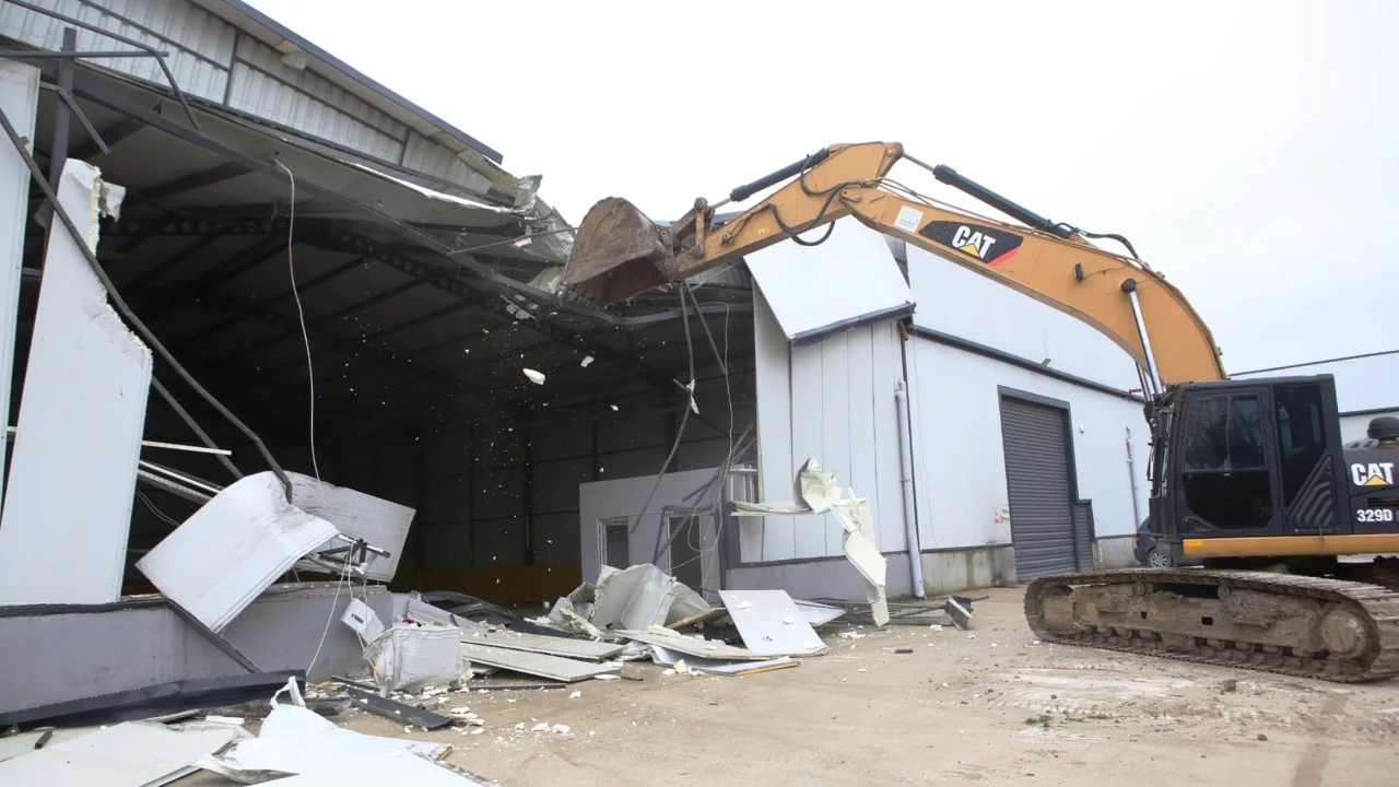 Nilüfer Belediyesi 2 günde 4 kaçak yapıyı yıktı