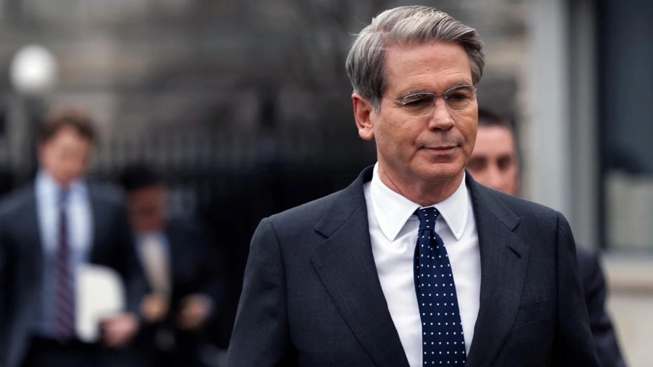 ABD, Rusya ve İran petrolüne yönelik yaptırım muafiyetlerini uzattı