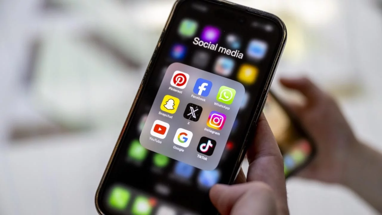 5 soruda sosyal medya düzenlemesi