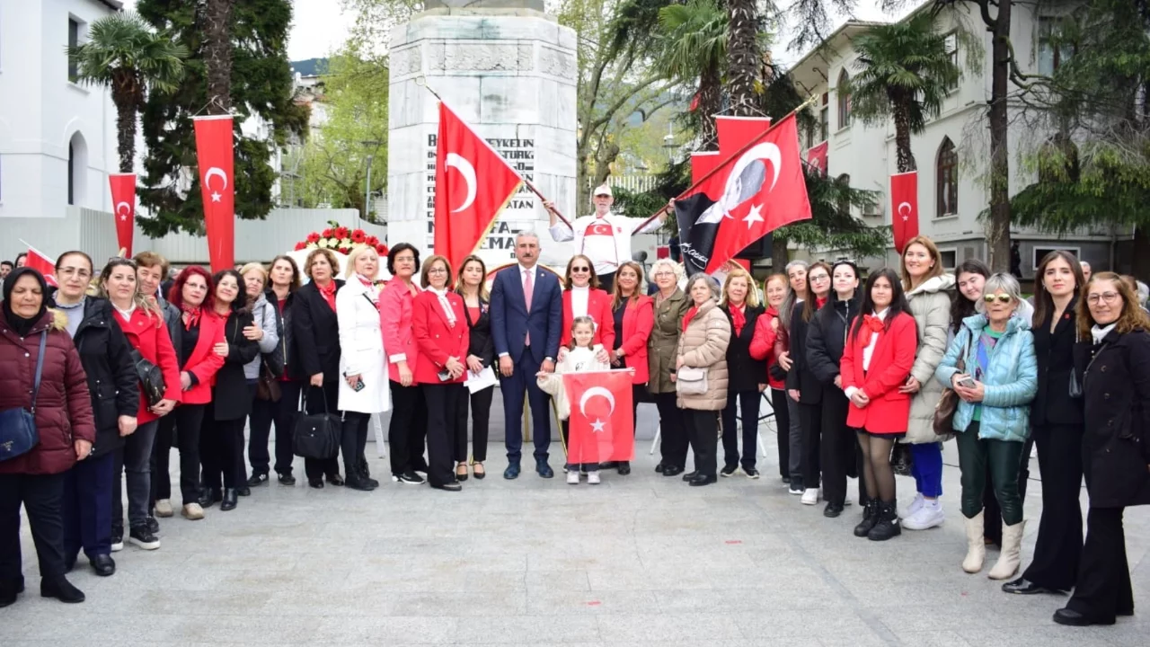 CHP Bursa'dan 23 Nisan kutlaması: "Bu karanlık tabloyu 106 yıl önce olduğu gibi yine milletimizin...