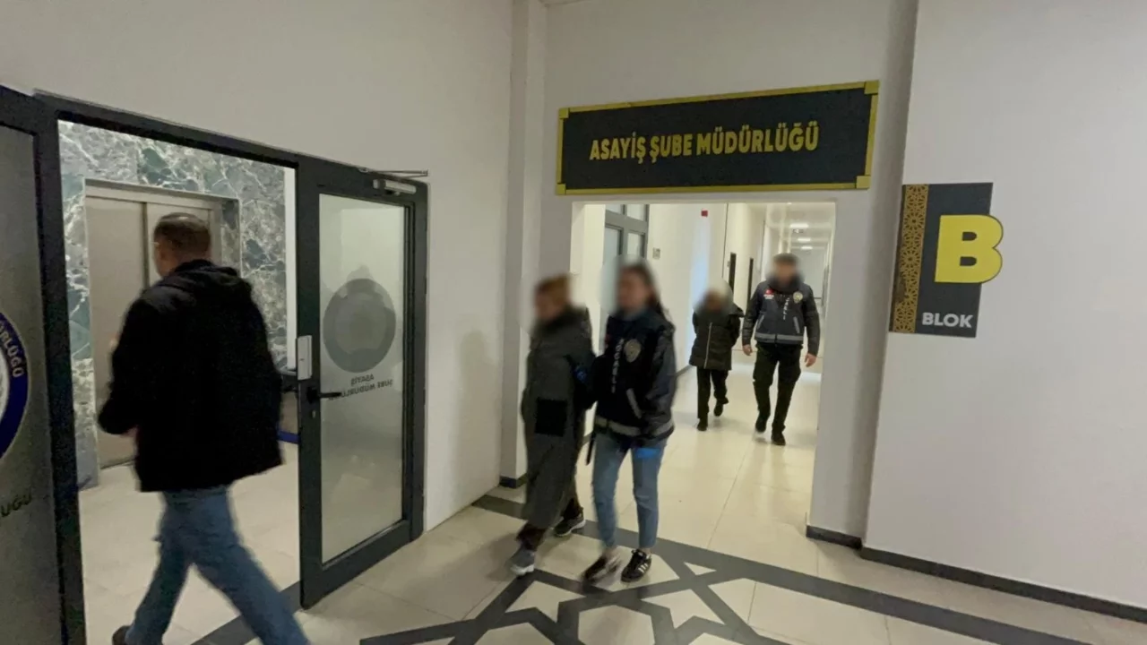 70 bin liralık ziynet hırsızlığı yapan 2 kadın tutuklandı