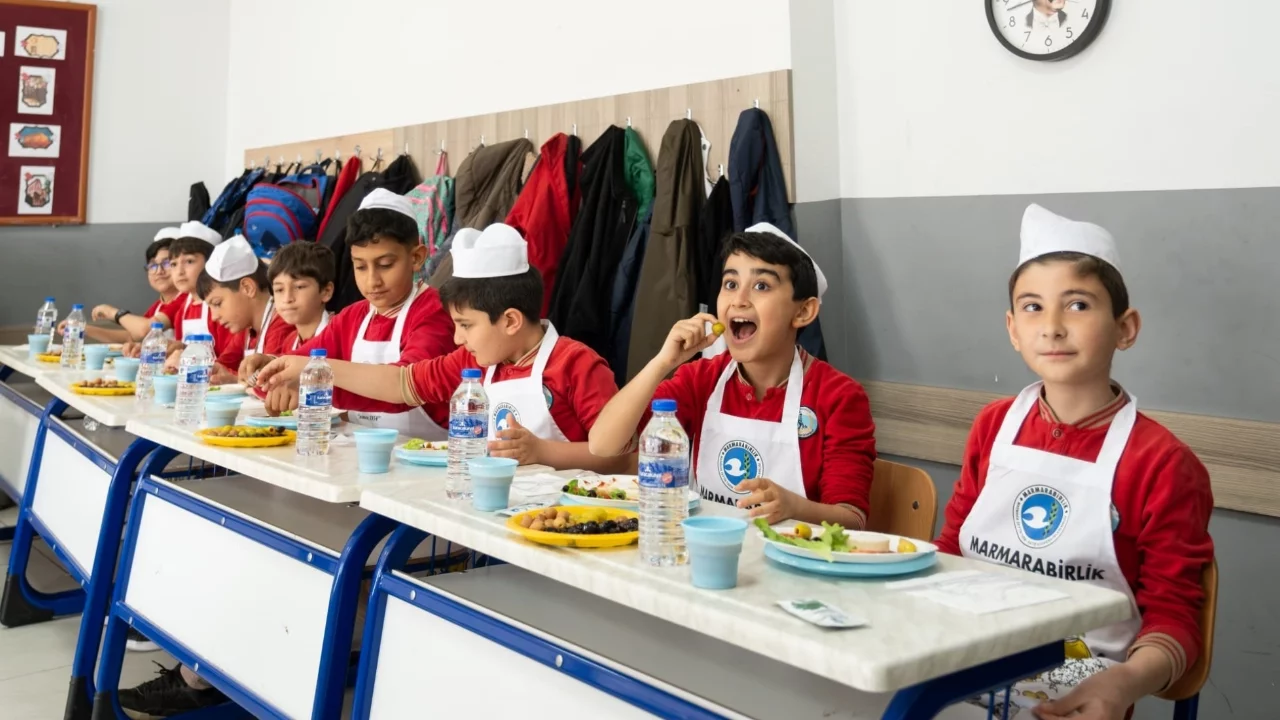 Bursa'da zeytin kültürü minik şeflerle geleceğe taşınıyor