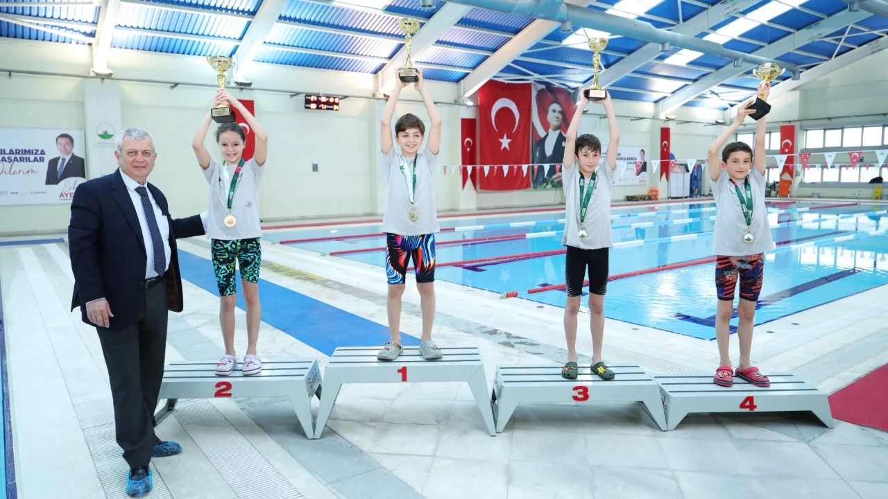 Osmangazi Yüzme Şenliği coşkuyla tamamlandı