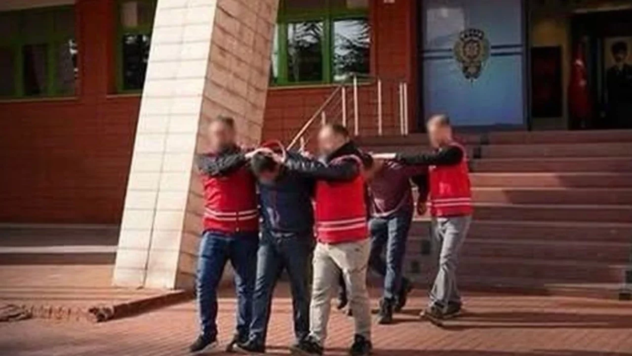 Ev ilanı üzerinden dolandırıcılık yapan 2 şüpheli tutuklandı