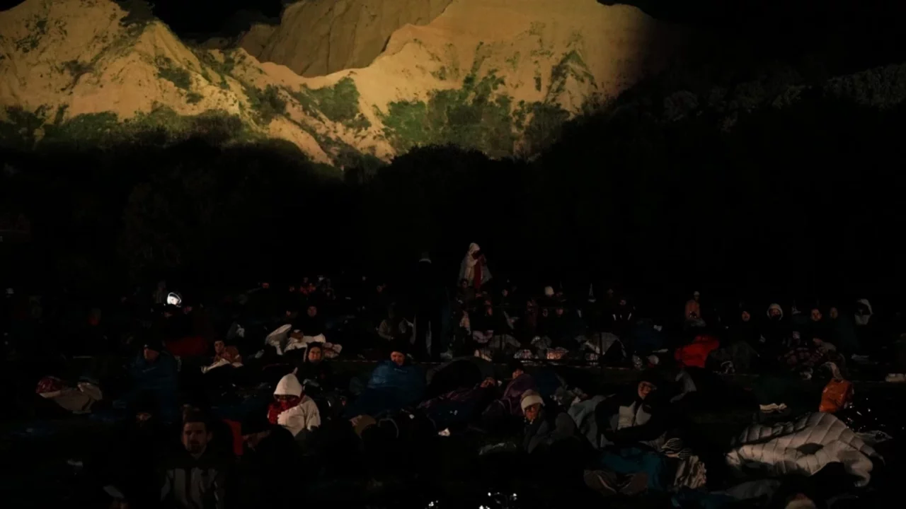 Avustralyalı ve Yeni Zelandalılar ''Şafak Ayini'' için Anzak Koyu'na geldi