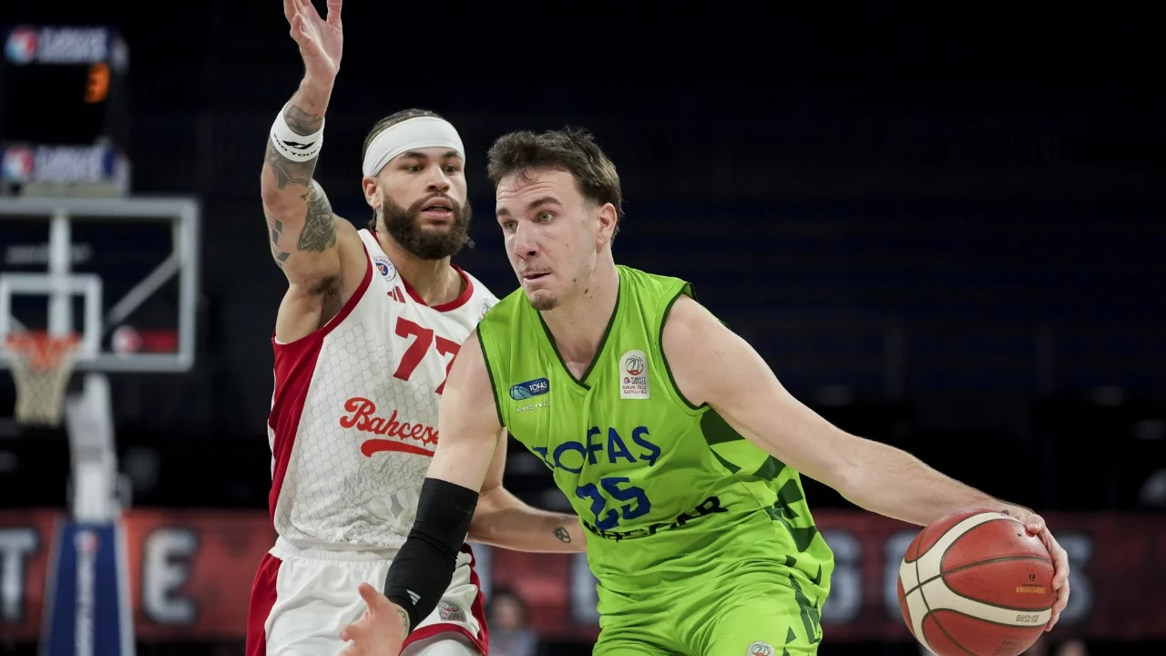 Bahçeşehir Koleji, TOFAŞ'ı mağlup etti