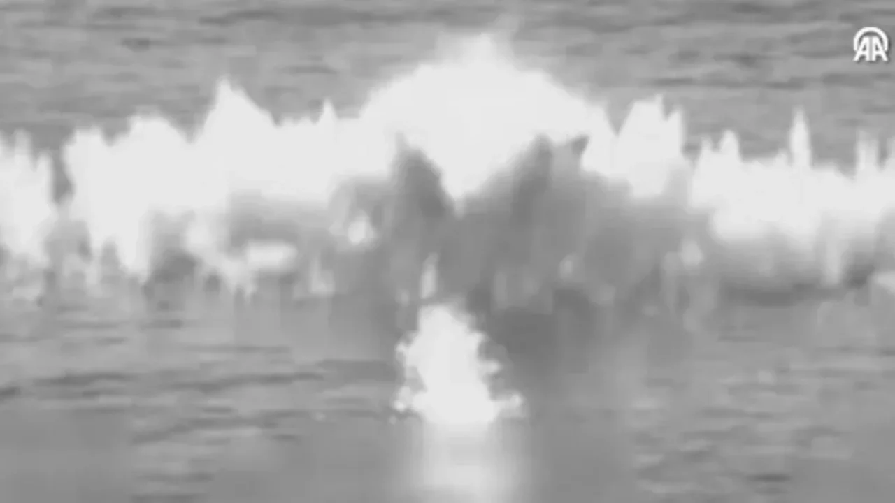 ABD, Pasifik'te uyuşturucu taşıdığını öne sürdüğü bir gemiyi daha vurdu