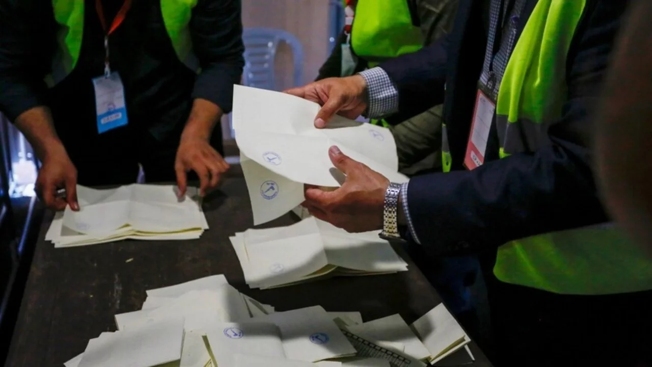 Filistin'deki yerel seçimde oy sayma işlemleri sürüyor