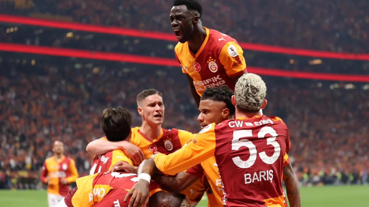 Galatasaray'dan derbide 3 gollü galibiyet