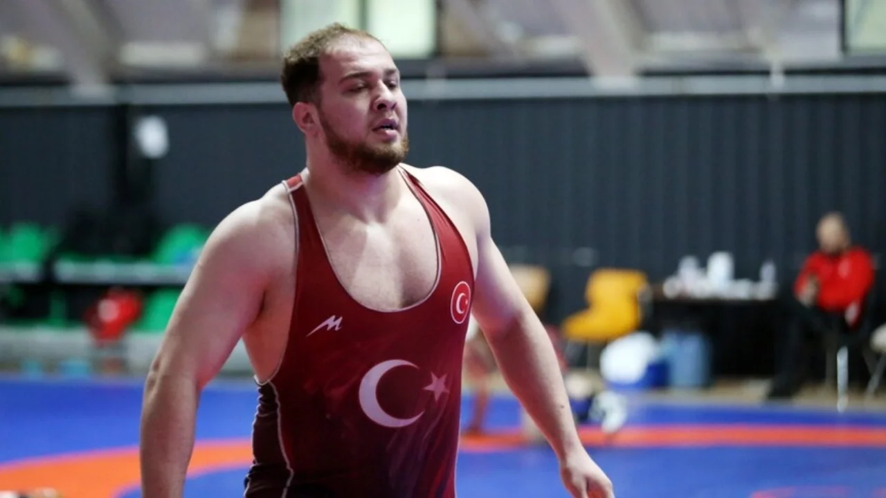 Milli güreşçi Hakan Büyükçıngıl, Avrupa üçüncüsü