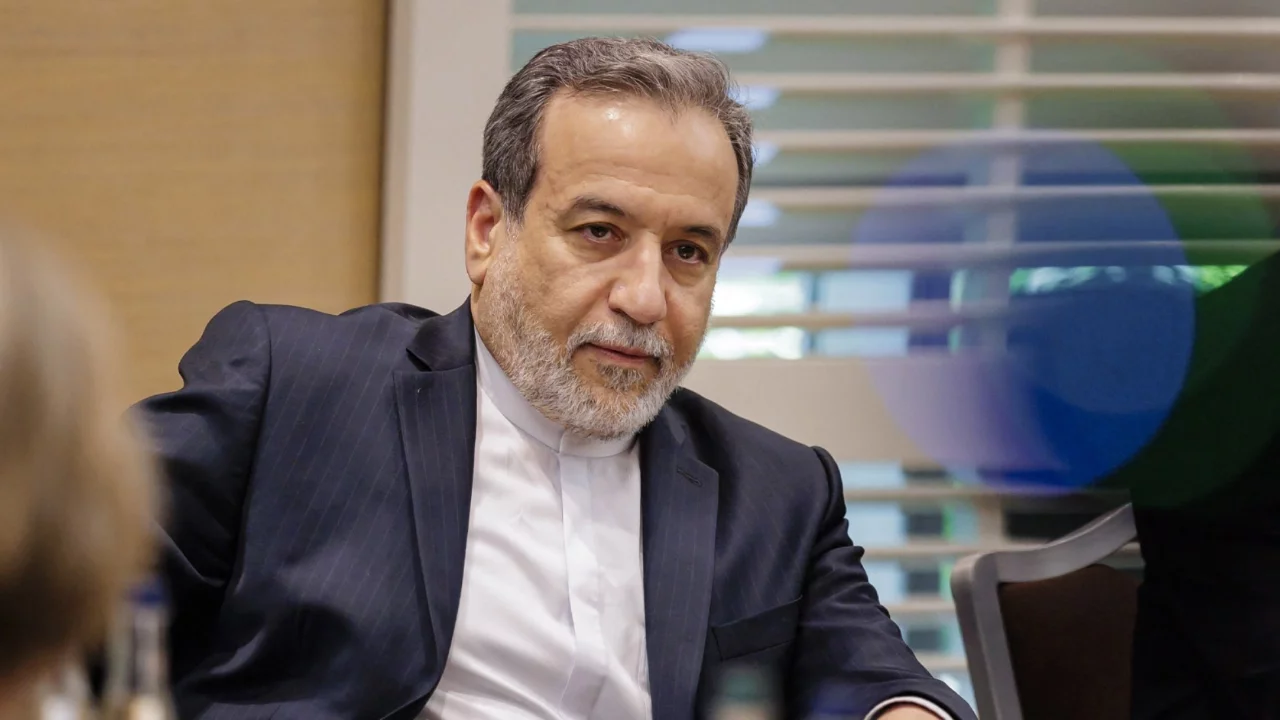 İran basını: 'Abbas Arakçi yeniden İslamabad'a gidecek'