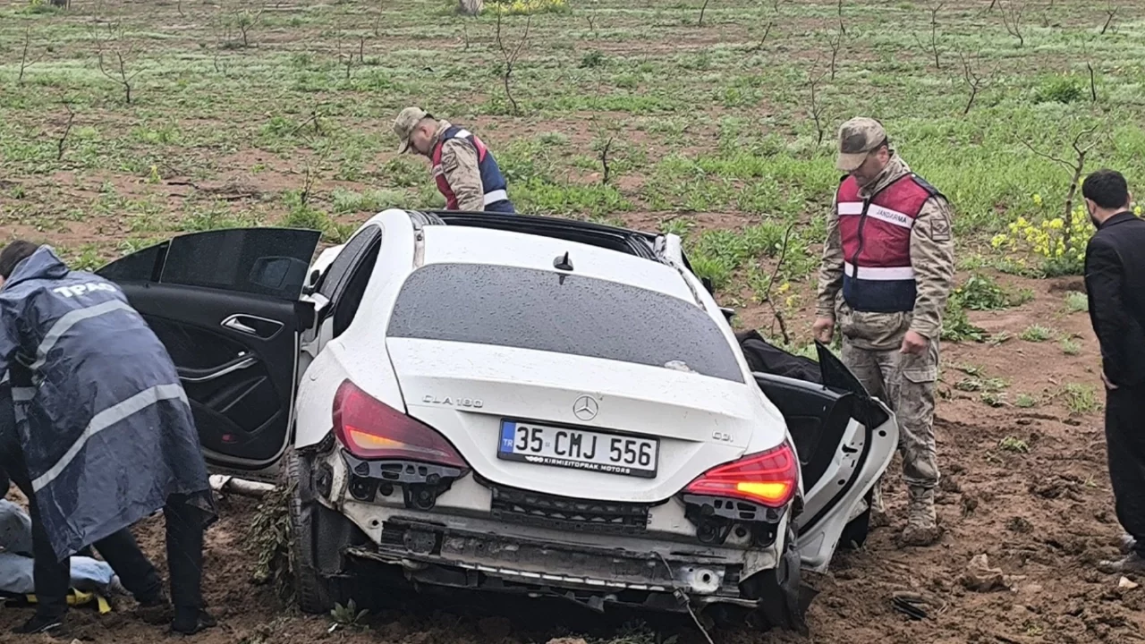 Siirt'te otomobil ile kamyonet çarpıştı: Ölüler ve yaralılar var
