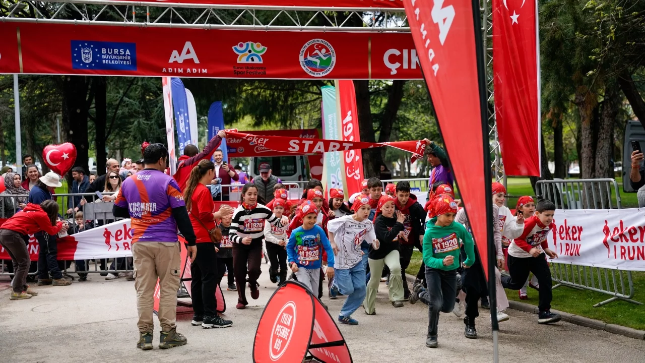 'Eker I Run 23 Nisan Çocuk Koşusu' bayram sevincini sporla buluşturdu