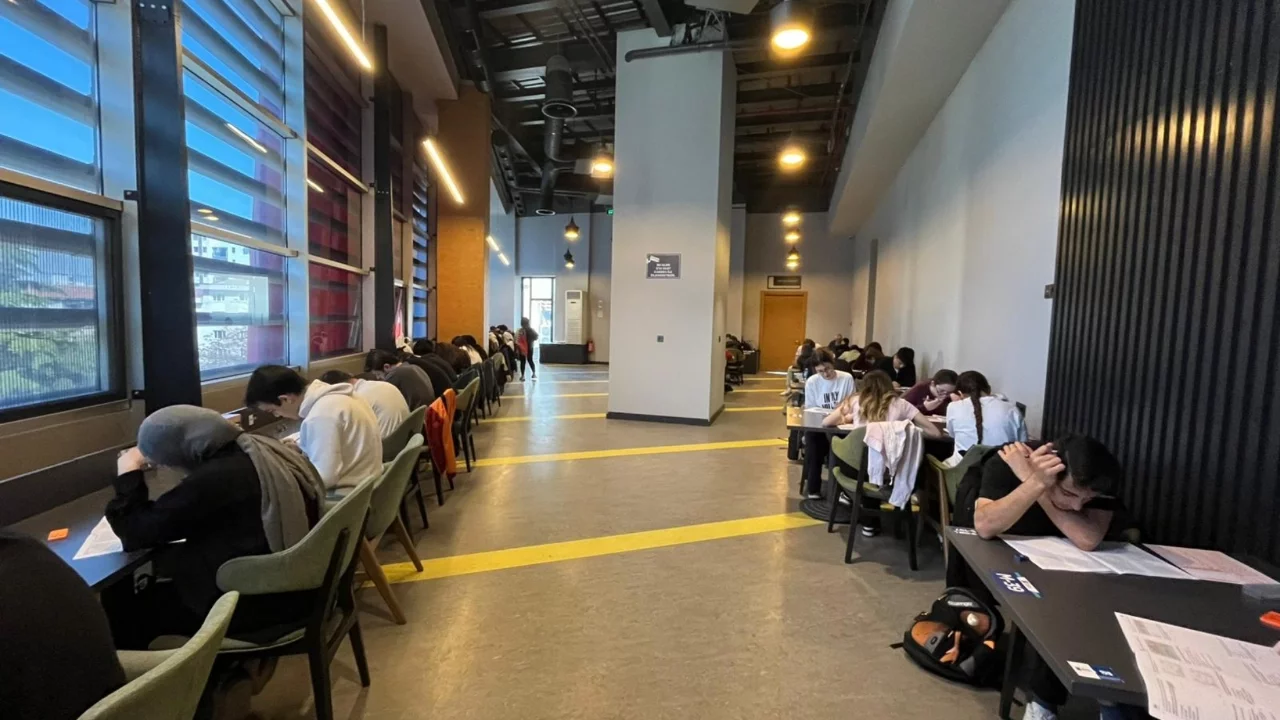 Yıldırım Belediyesi, öğrenciler için ücretsiz deneme sınavı düzenledi