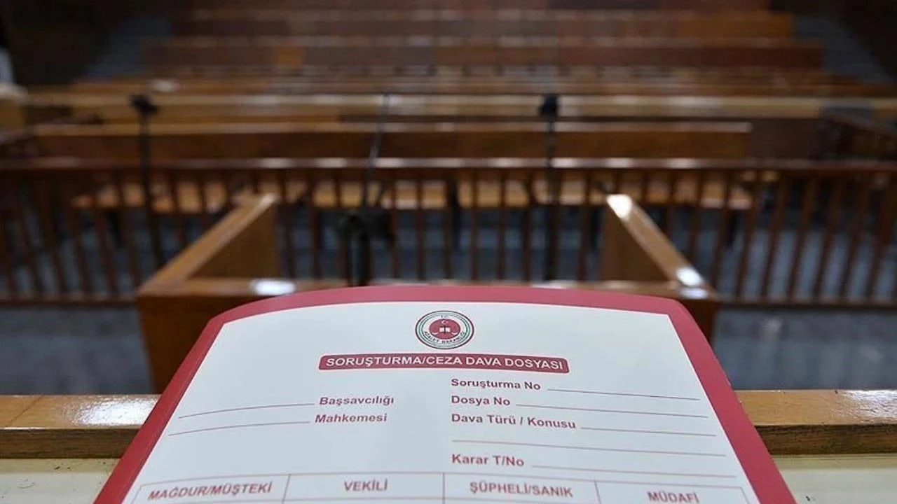 İzmir'de rüşvet almakla suçlanan icra çalışanlarına hapis istemi
