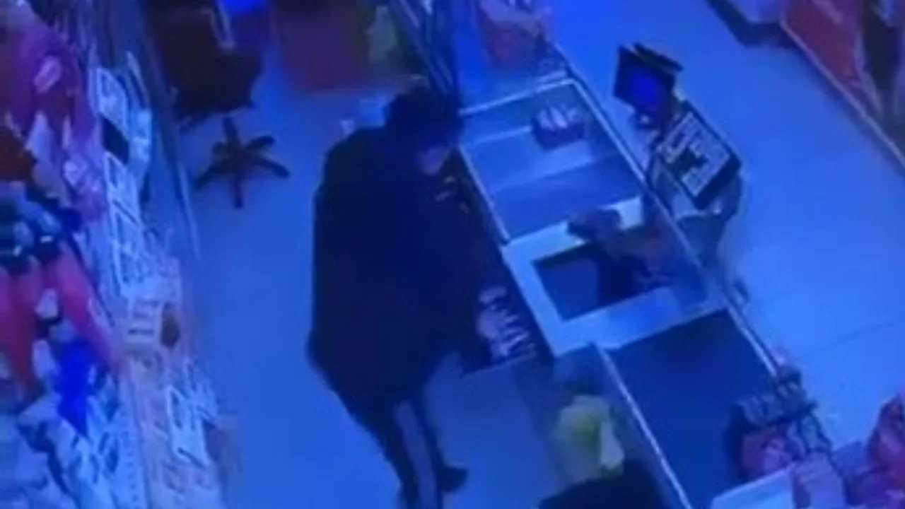 Bursa'da markette hırsızlık: Para ve sigaralar çalındı