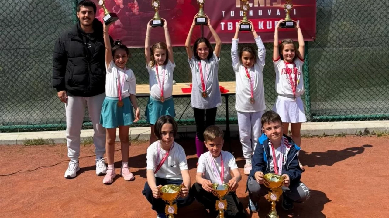 Osmangazili raketlerden kortta madalya yağmuru